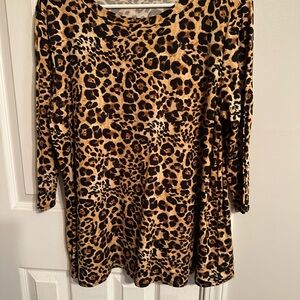 Chic Leopard Print Tunic Top